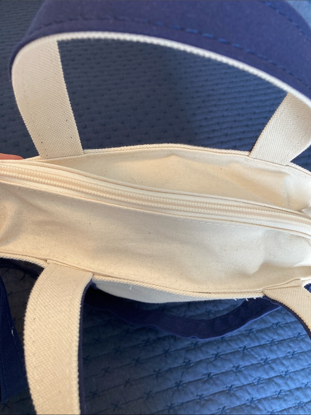 L.L. Bean Boat 1944 Boat and Tote Small Crossbody in Navy and Cream - Picture 7 of 9